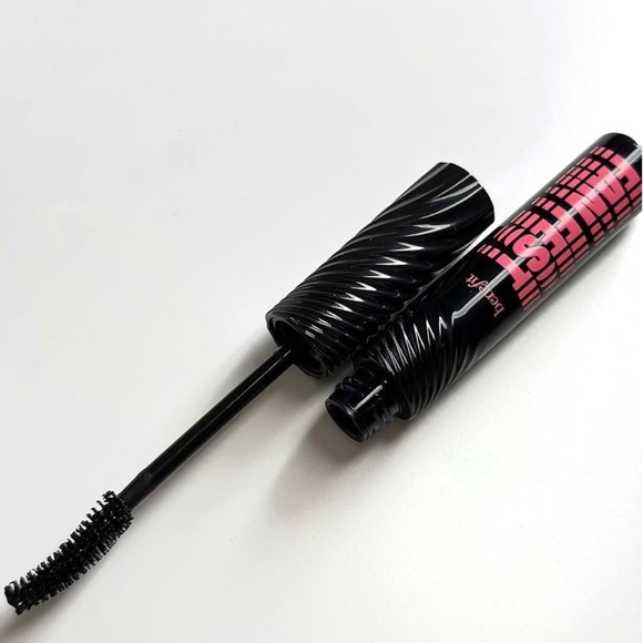 NEW✅Benefit Fan Fest - Picture 5 of 5